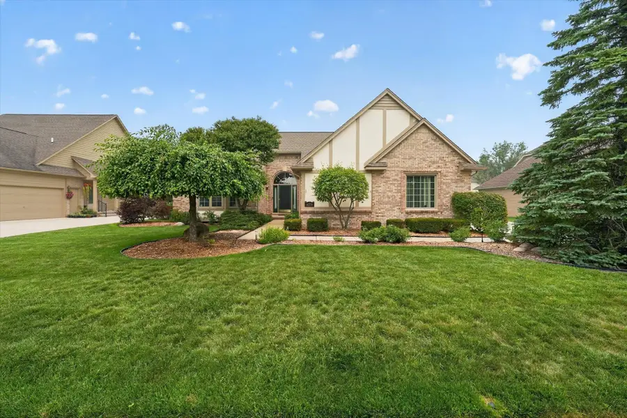 4379 Chablis, Sterling Heights, MI 48314 - #2