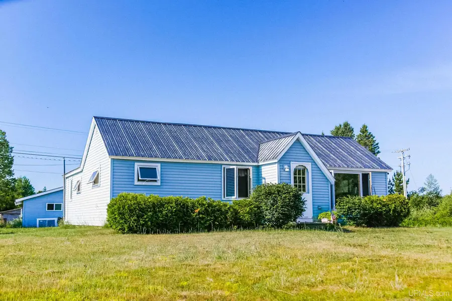 517 W Victory, Newberry, MI 49868 - #3