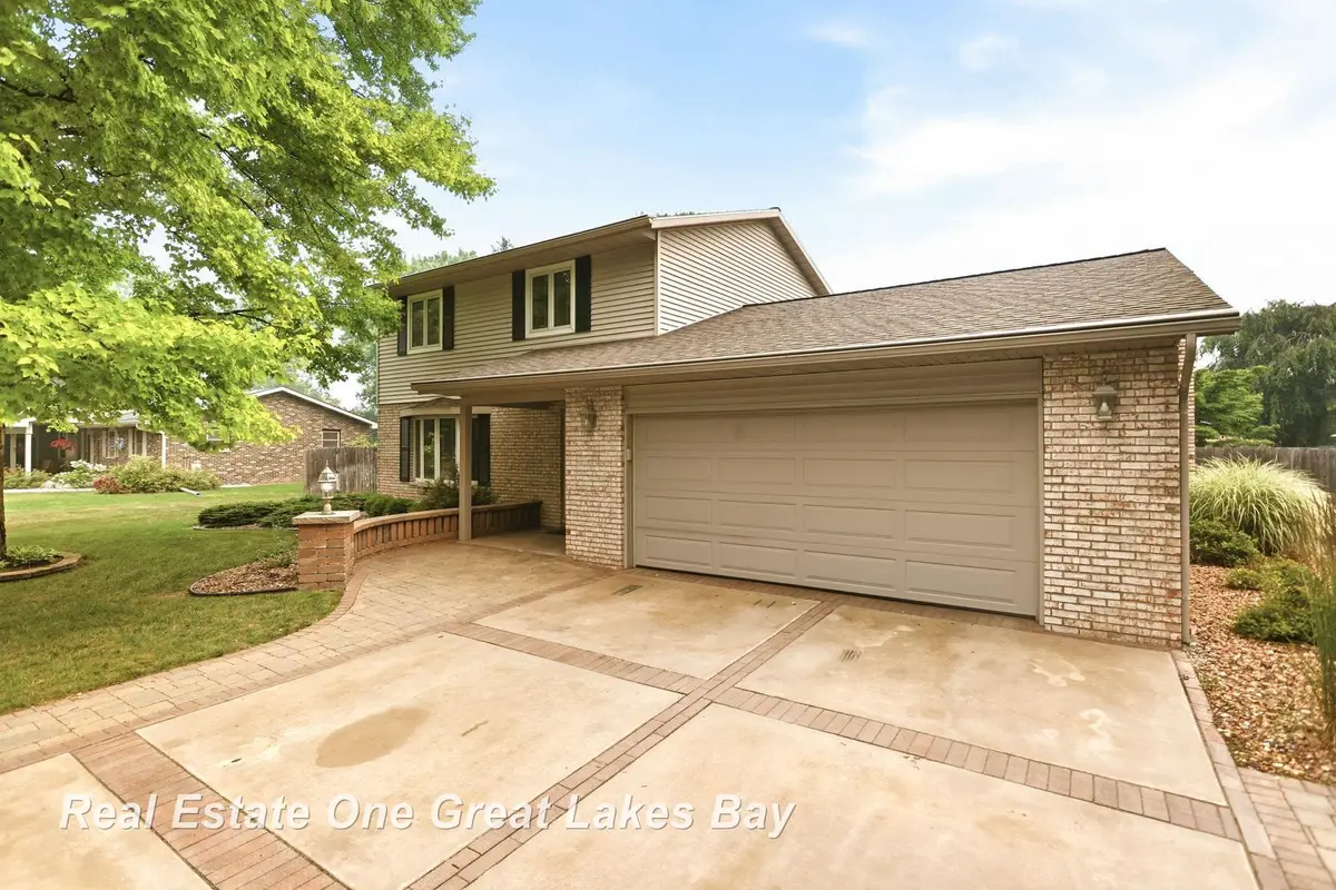 7560 S Laurie, Saginaw, MI 48609 - #1