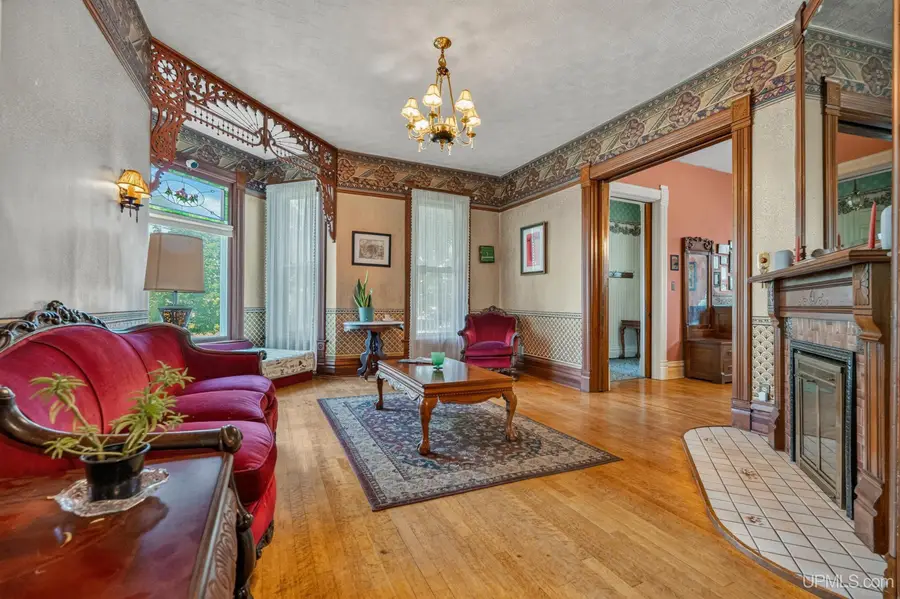 635 Ogden, Escanaba, MI 49829 - #2