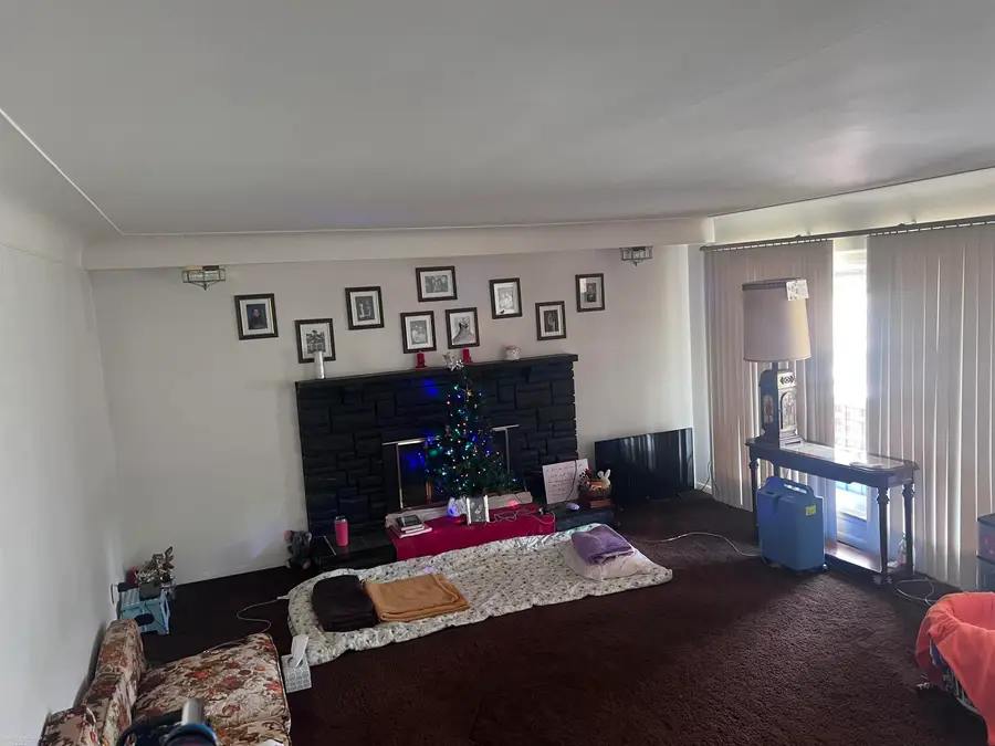 5156 Eastbrook Ct, Utica, MI 48316 - #3