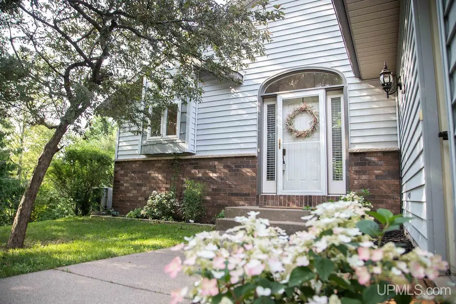 223 Crestview, Marquette, MI 49855 - #3
