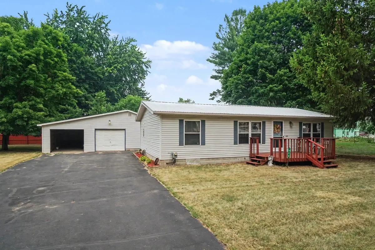 425 E Maple, Gladwin, MI 48624 - #1