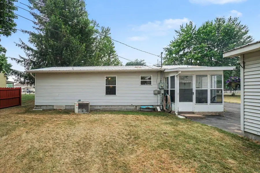 425 E Maple, Gladwin, MI 48624 - #2