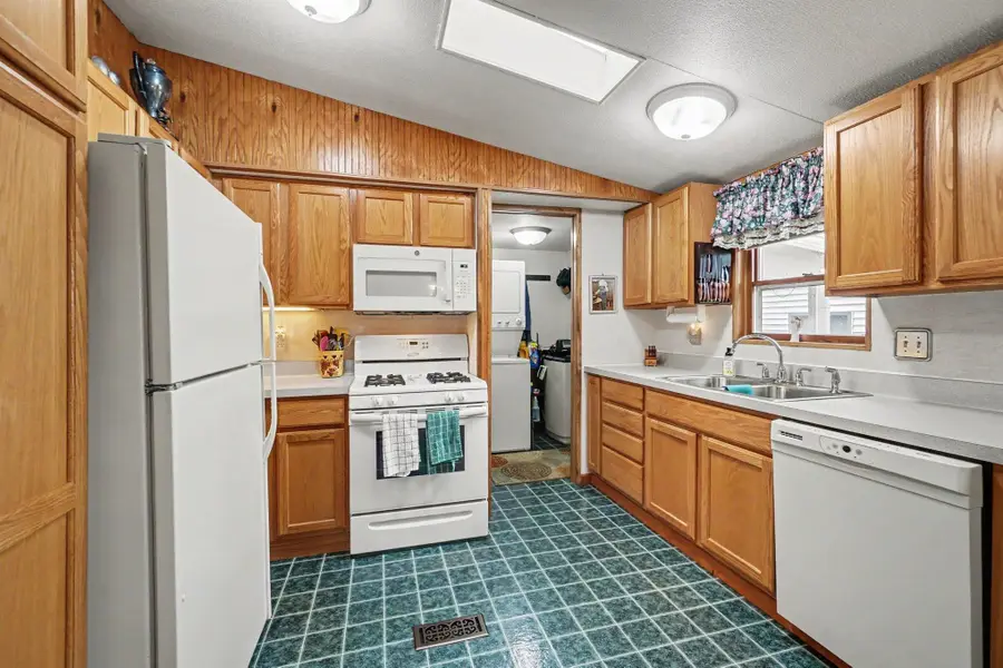 425 E Maple, Gladwin, MI 48624 - #3