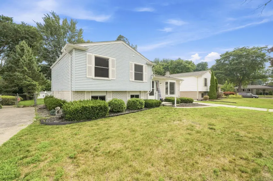14122 Mary Grove, Sterling Heights, MI 48313 - #2