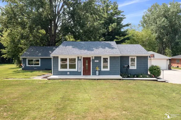 1811 Center, Temperance, MI 48182