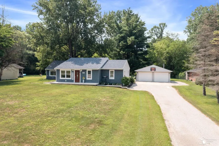 1811 Center, Temperance, MI 48182 - #2