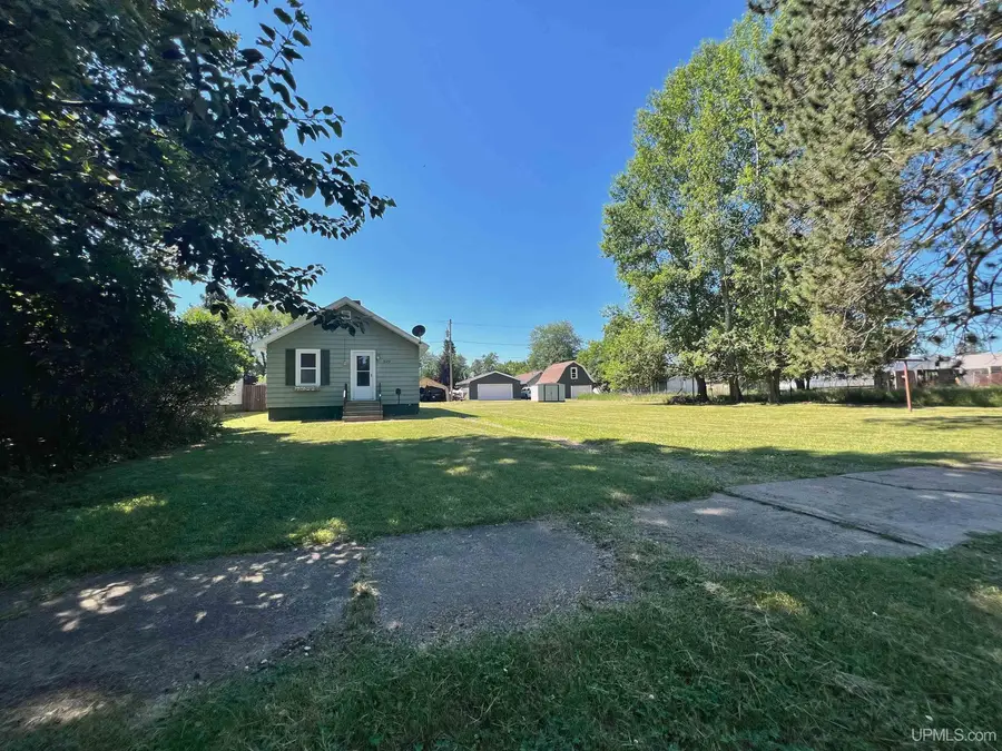 529 Henford, Kingsford, MI 49802 - #2