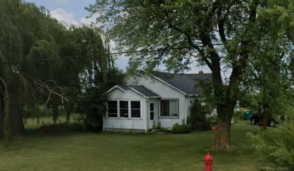 991 S Tuscola, Bay City, MI 48708