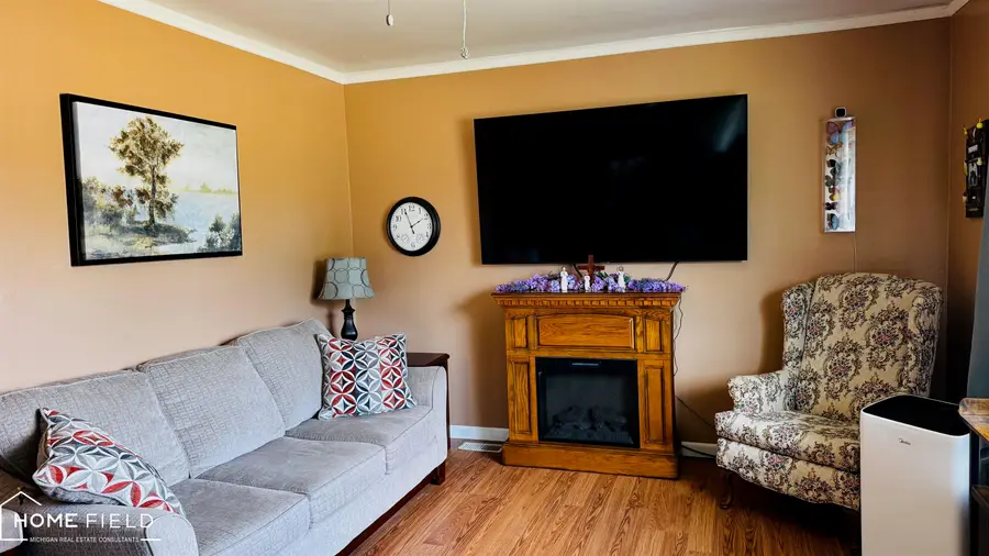 810 E King, Corunna, MI 48817 - #2
