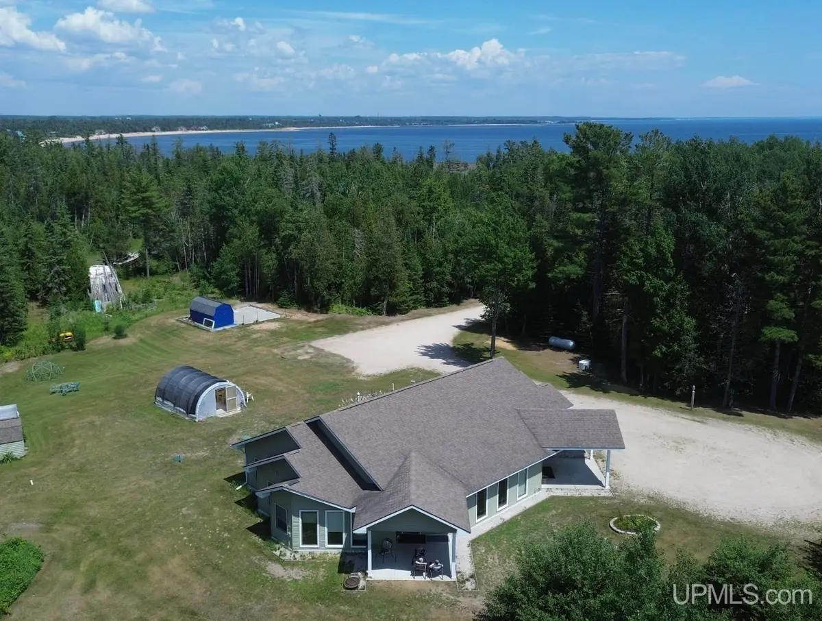 8082 W Us 2, Manistique, MI 49854 - #1