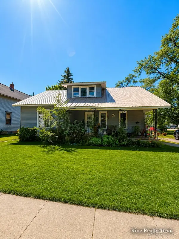 111 W Broadway, Scottville, MI 49454