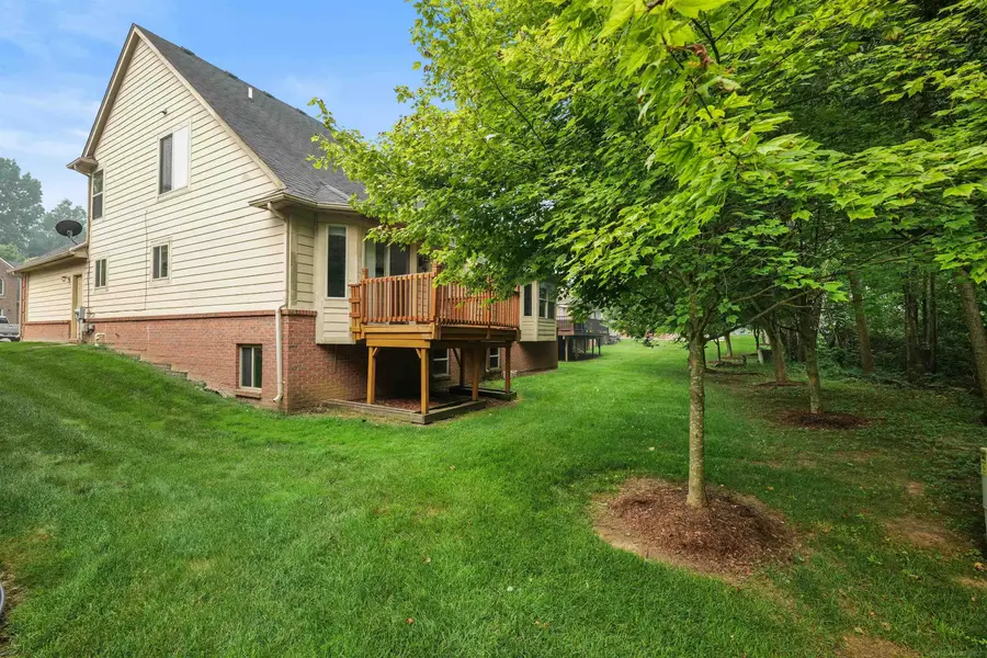 8313 Pine Creek, Utica, MI 48316 - #3
