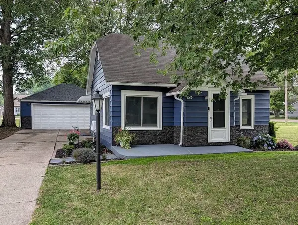 1069 N Scheurmann, Essexville, MI 48732