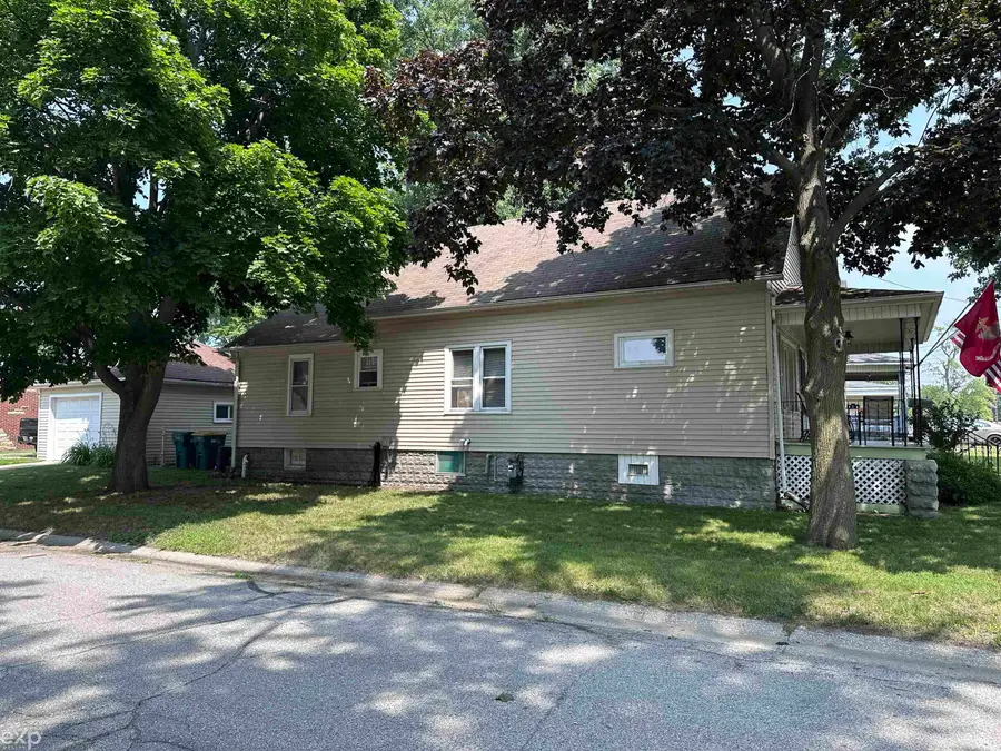 2417 Division, Port Huron, MI 48060 - #2