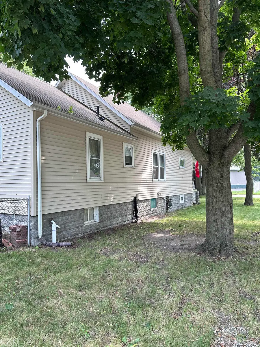 2417 Division, Port Huron, MI 48060 - #3
