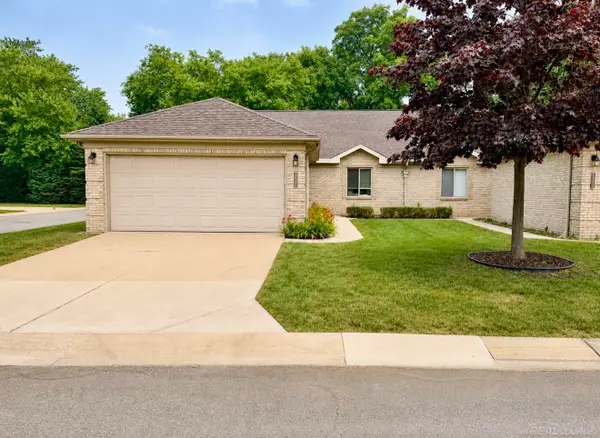 35300 Silver Maple, Clinton Township, MI 48035