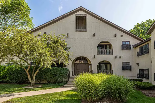 42160 Woodward #40 #40, Bloomfield Hills, MI 48304