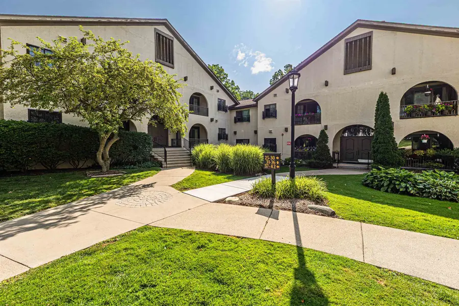 42160 Woodward #40 #40, Bloomfield Hills, MI 48304 - #3