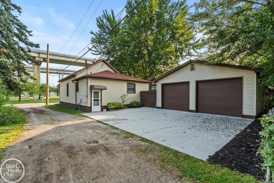 910 State, Port Huron, MI 48060 - #3