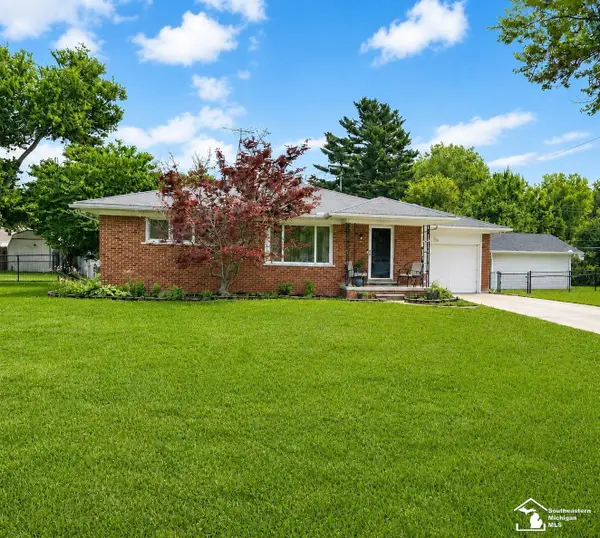 2071 Maplecrest, Carleton, MI 48117