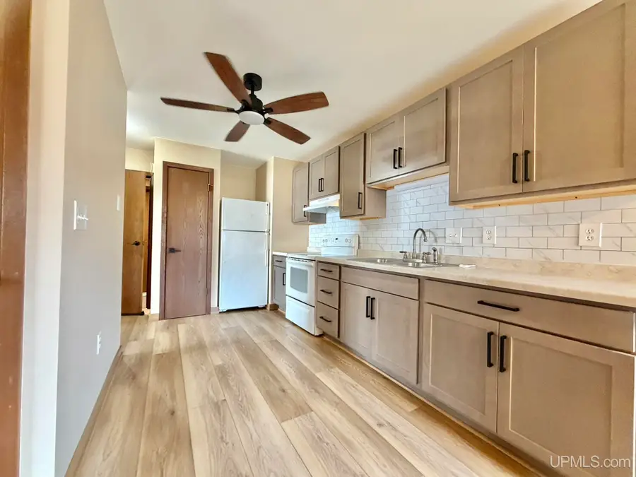803 E Grant, Iron Mountain, MI 49801 - #3