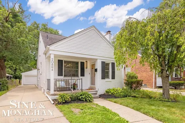 20894 Lochmoor, Harper Woods, MI 48225