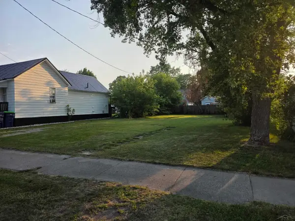 208 S Sheridan, Bay City, MI 48708