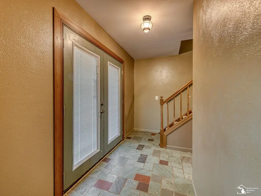 1902 S Raisinville, Monroe, MI 48161 - #3