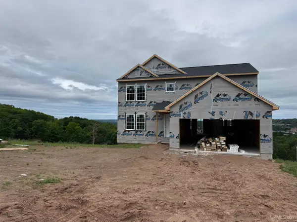 1022 Red Oak, Houghton, MI 49931