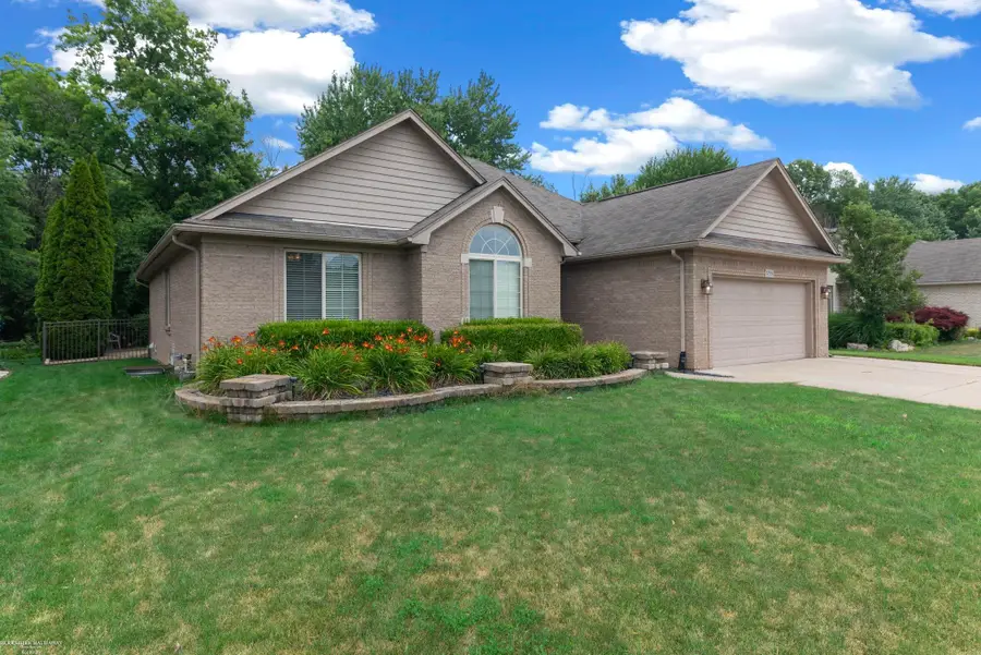 37259 Willow Creek, New Baltimore, MI 48047 - #2