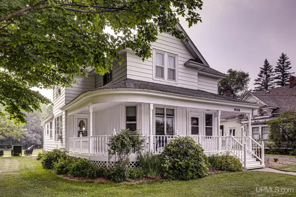 906 Selden, Iron River, MI 49935