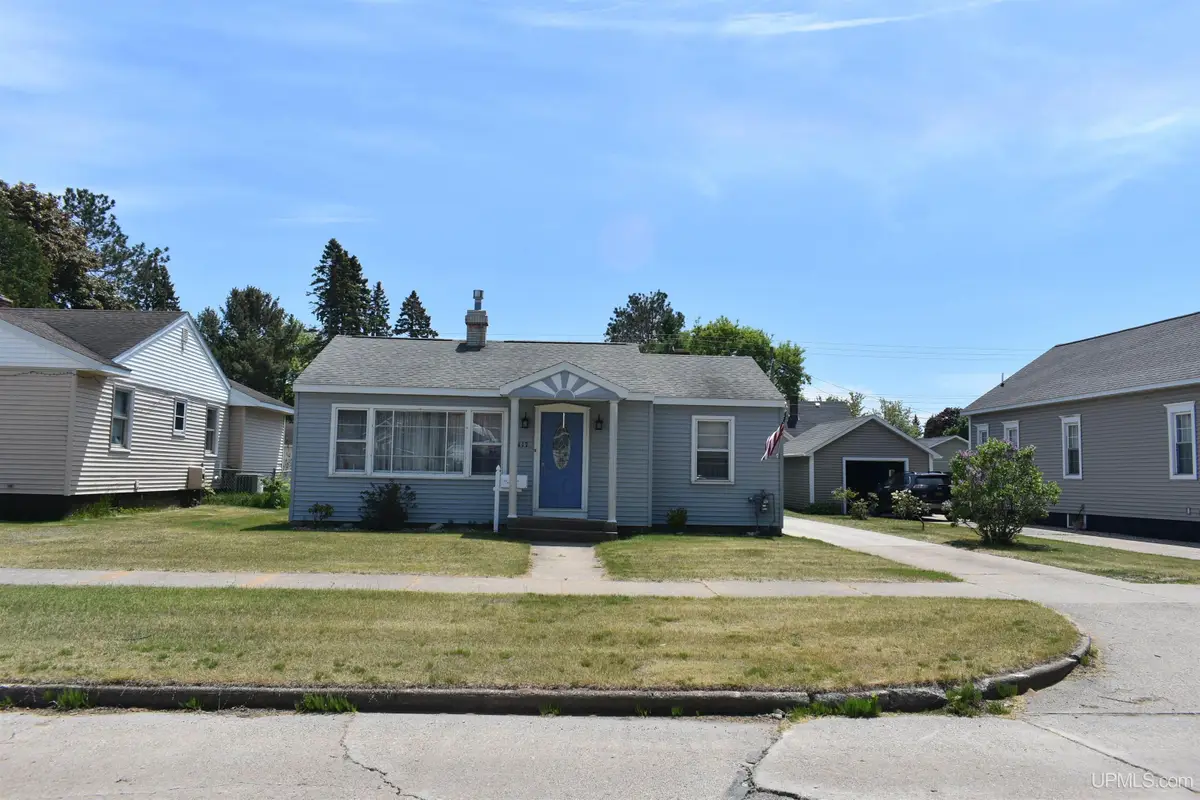 1417 Michigan, Gladstone, MI 49837 - #1