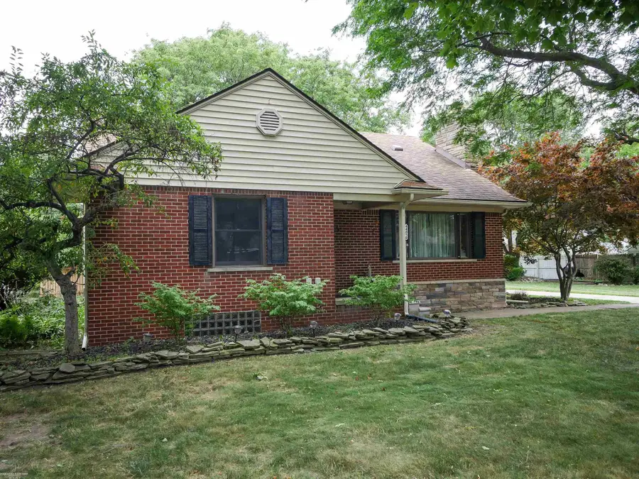 44850 Kemp, Sterling Heights, MI 48314 - #3