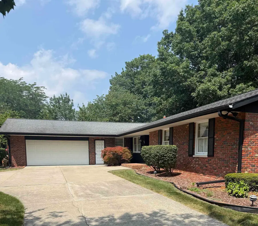 900 Canterbury, Saginaw, MI 48638 - #2