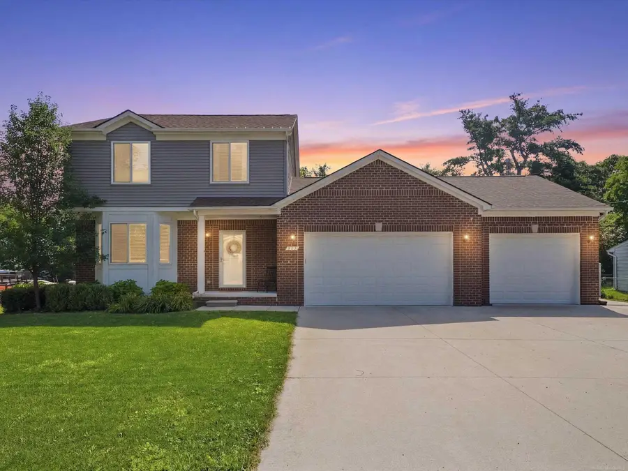 58720 Lind, Washington, MI 48094 - #2