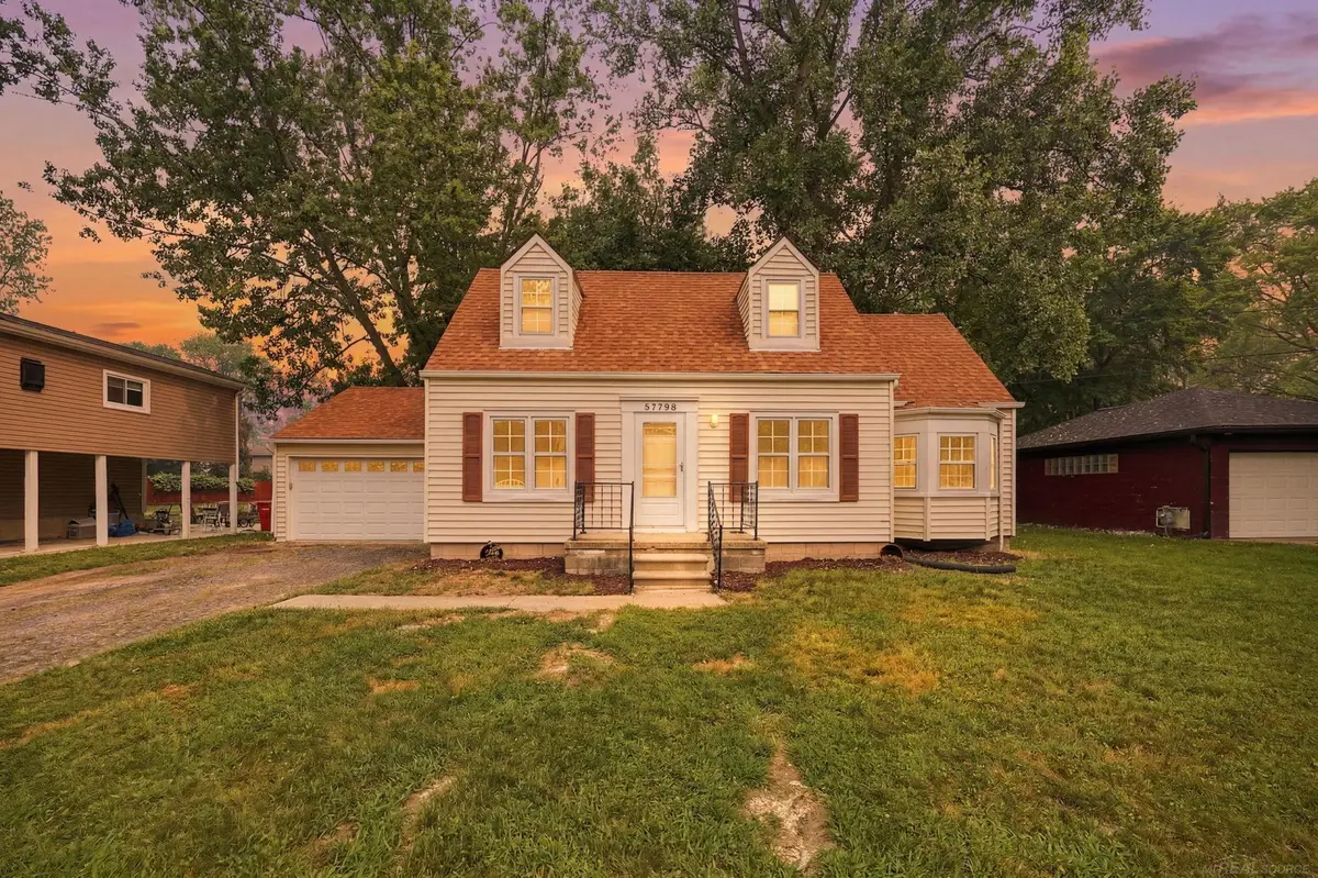 21726 8 1/2 Mile, Southfield, MI 48075 - #1