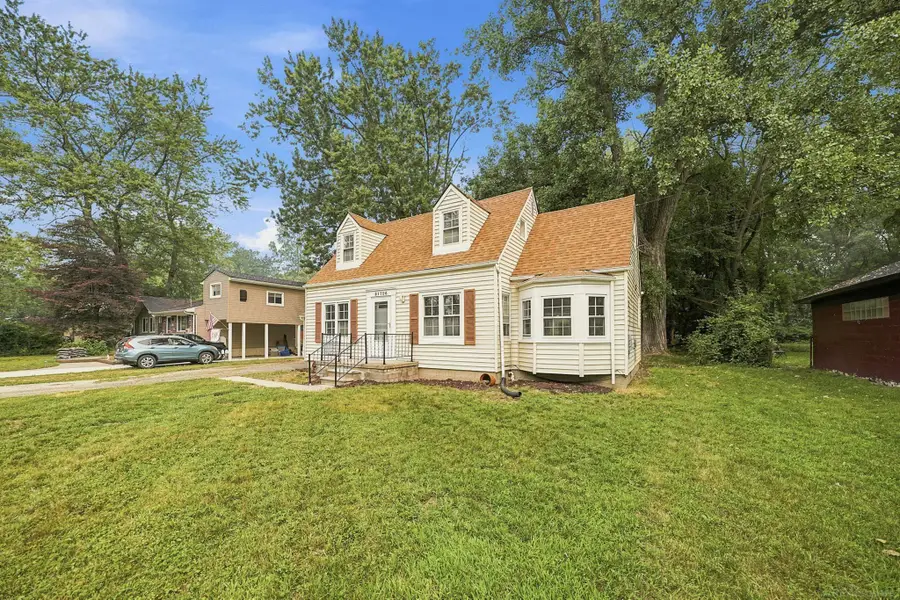 21726 8 1/2 Mile, Southfield, MI 48075 - #3