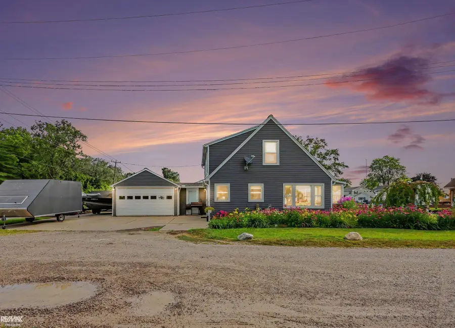 5281 Pointe Dr, East China, MI 48054 - #2