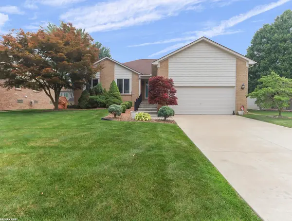 39328 Rivercrest, Harrison Twp, MI 48045