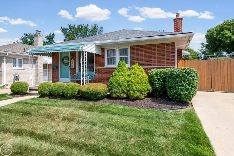 22933 Doremus, Saint Clair Shores, MI 48080 - #3
