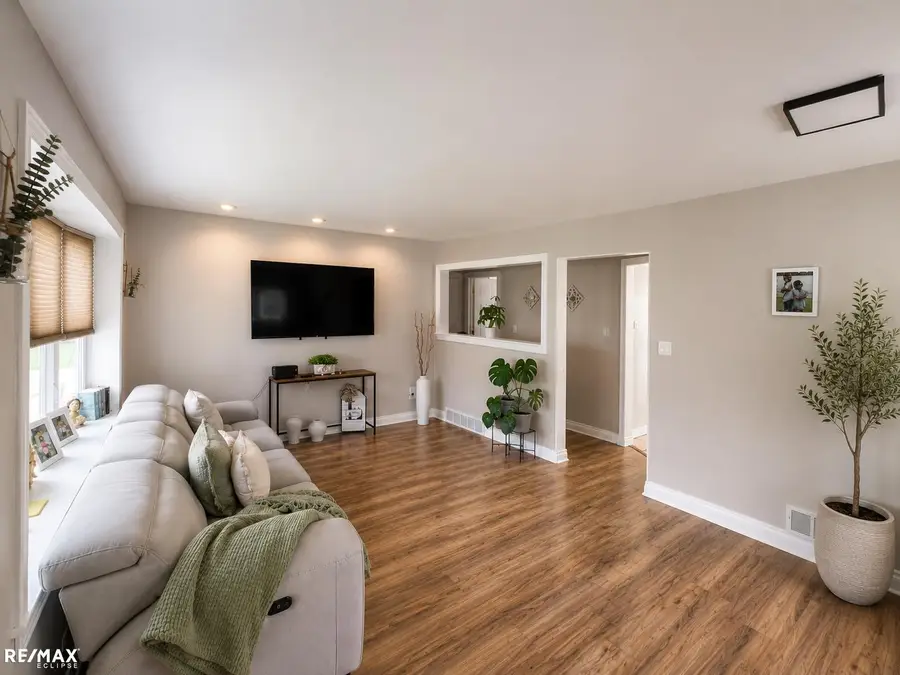 22201 Samuel Street, Taylor, MI 48180 - #2