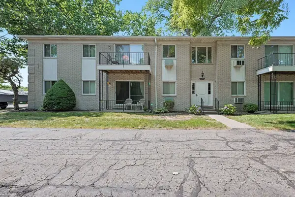 36546 Union Lake #Unit 32, Harrison Twp, MI 48045