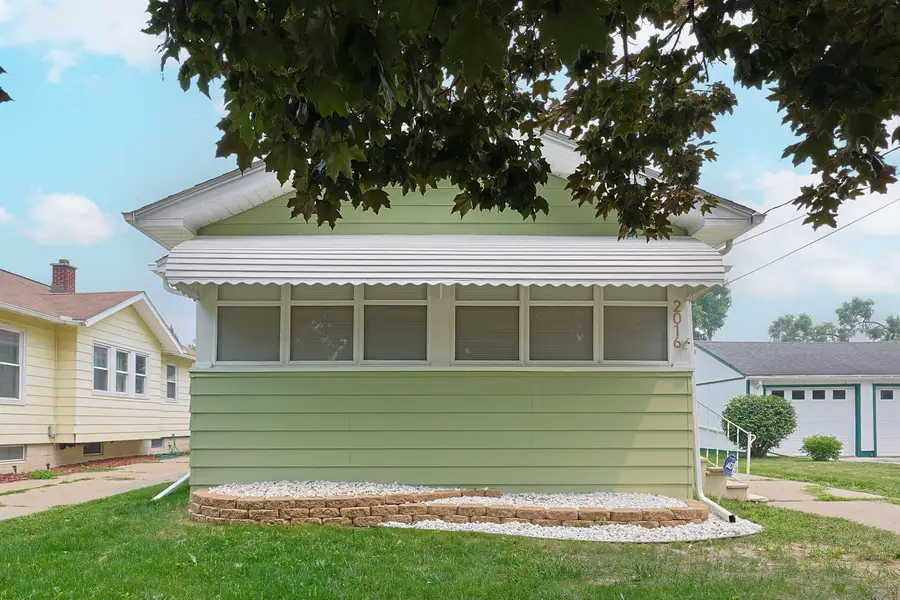 2016 Avon, Saginaw, MI 48602 - #2