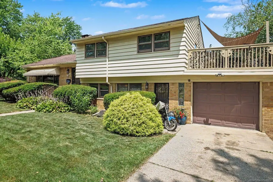 392 Cambridge, Mount Clemens, MI 48043 - #2