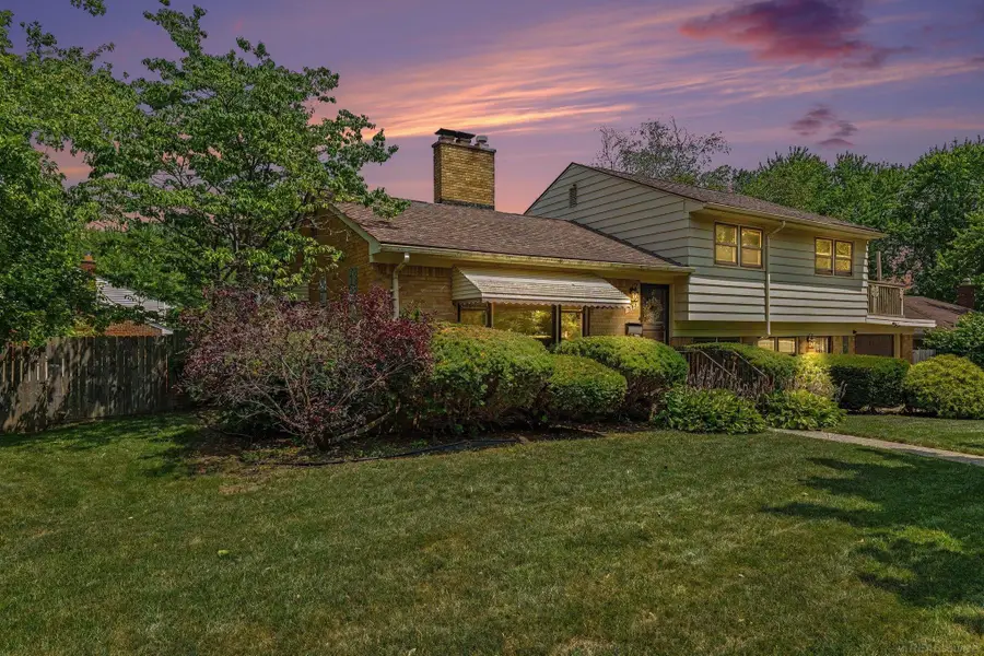 392 Cambridge, Mount Clemens, MI 48043 - #3