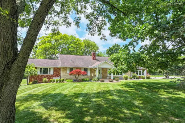 9422 S Saginaw, Grand Blanc, MI 48439