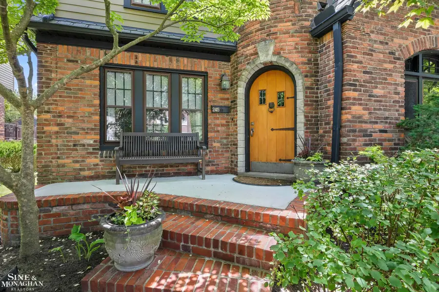 245 Ridgemont, Grosse Pointe Farms, MI 48236 - #2