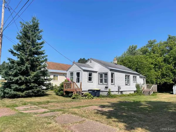 230 W Ash, Ironwood, MI 49938